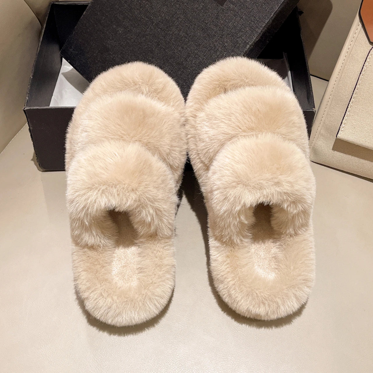 Winter Fluffy Slippers Women 2024 New House Home Fur Slippers For Women Flat Platform Cozy Fuzzy Indoor Shoes Korean Slides