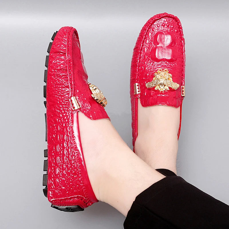 2023 New Men Loafers Leather Driving Boat Shoes Slip-On Casual Shoes Breathable Soft Male Flats Red Lazy Beanie Shoes Plus Size