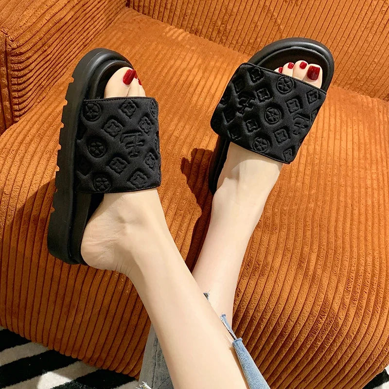 Ladies Magic Sticker Flat Slippers 2023 Summer New Designer Luxury Sandals for Women Elegant Home Flat Slippers Zapatos De Mujer