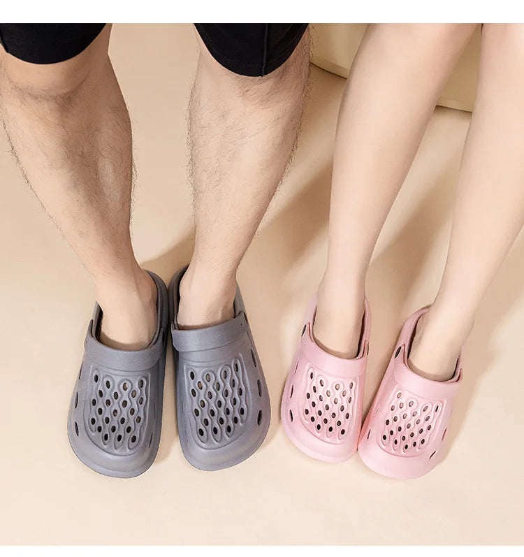 Men Beach Sandals Fashion Outdoor Clogs Comfortable Indoor Slippers Trend Men Casual Shoes Home Garden Shoes Men's Beach Sandals