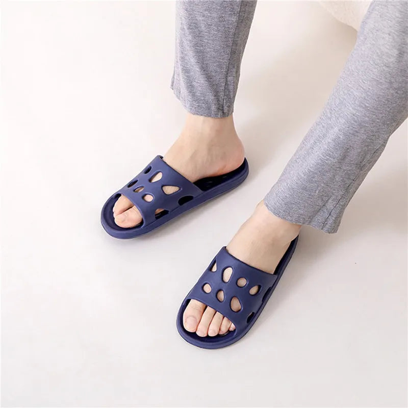 2024 Summer Slippers Men Women Soft Indoor Home Flat Sandals Fashion Flip Flops Beach Shoes Man Couple Non-Slip Bathroom Slides