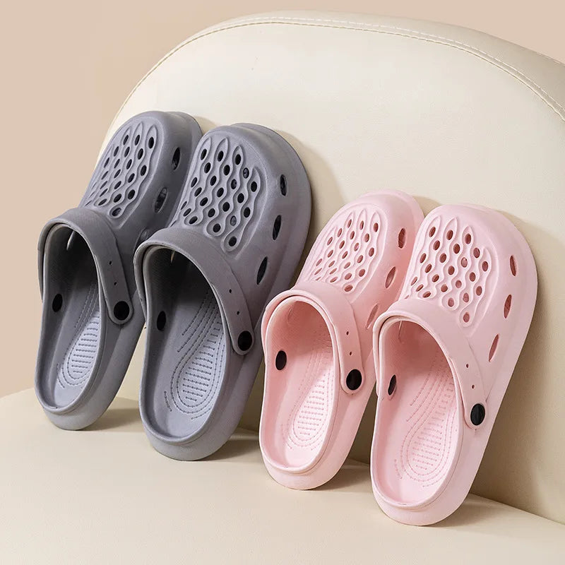 Men Beach Sandals Fashion Outdoor Clogs Comfortable Indoor Slippers Trend Men Casual Shoes Home Garden Shoes Men's Beach Sandals