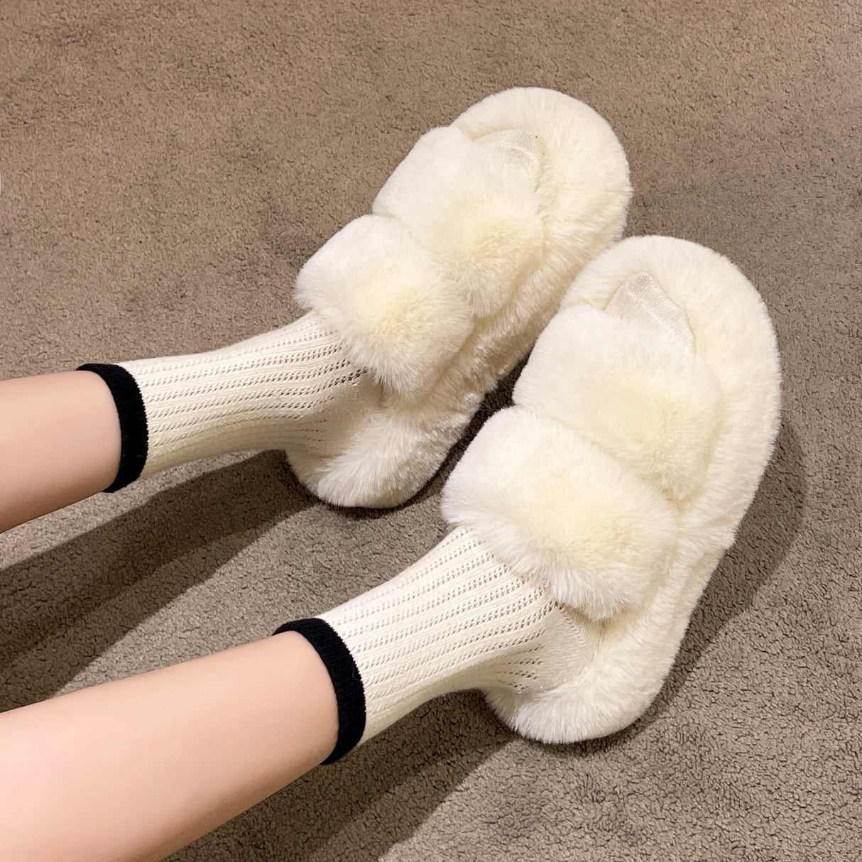 Winter Fluffy Slippers Women 2024 New House Home Fur Slippers For Women Flat Platform Cozy Fuzzy Indoor Shoes Korean Slides