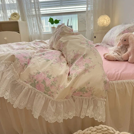 4Pcs Vintage Floral 100%Cotton Soft Bedding Set White Lace and Ruffle Comforter Cover Queen size(1Duvet+1Bedskirt+2Pillow shams)