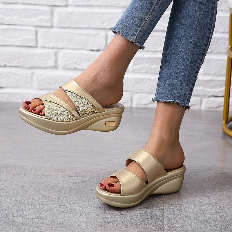 2022 New Women Summer Slippers Ladies Glitter PU Wedges Shoes Female Casual Slingbacks Sandals Comfortable Platform Woman