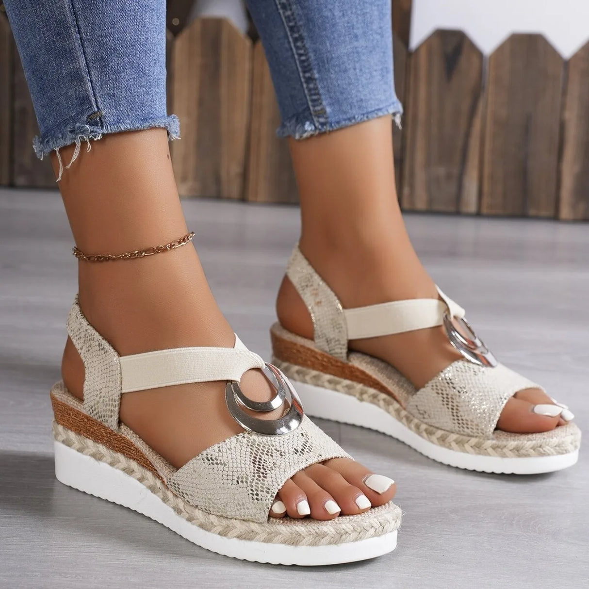 Women Wedges Sandals Metal Decoration Platform Shoes for Women Handmade Comfort Thick Bottom Casual Sandals Zapatos De Mujer