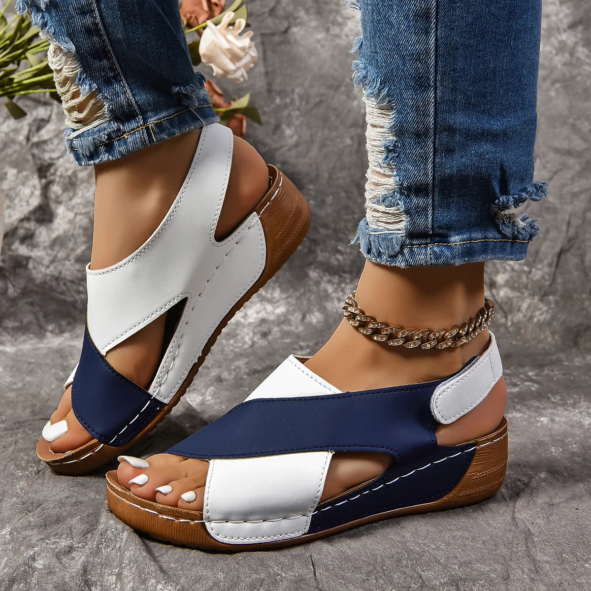 New Women Hiking Sandals Ladies Summer Shoes Retro Leather Slope Heel Thick Bottom Large Chunky Sandals for Women Platform 2024