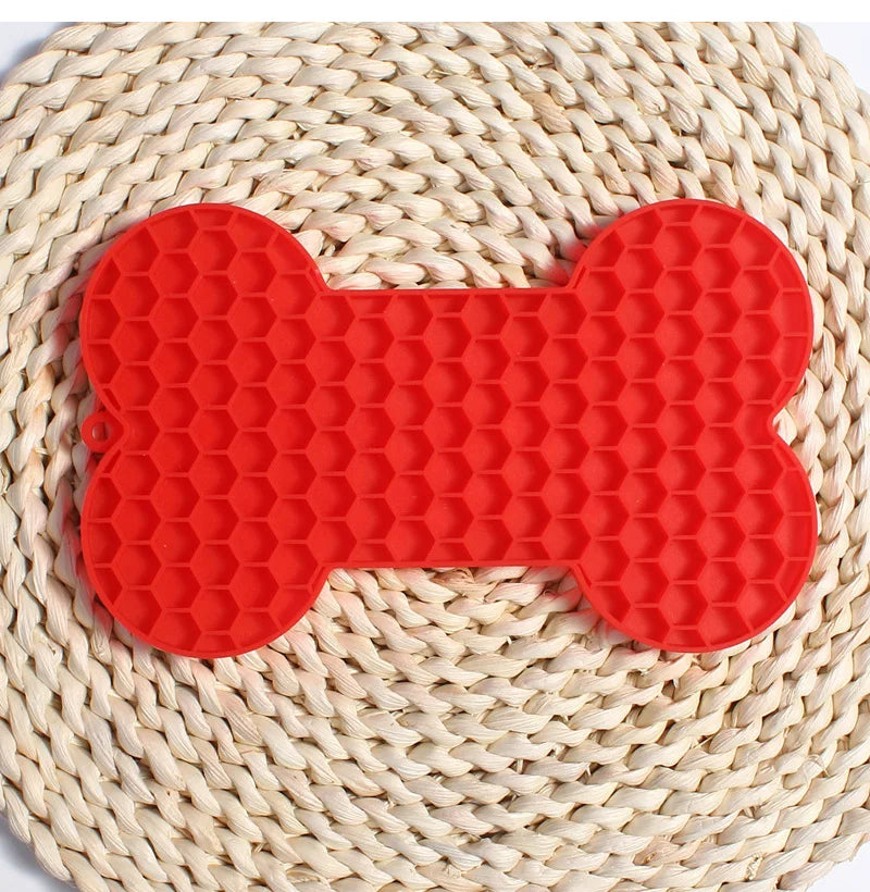 Silicone Dog Lick Mat Dog Feeder for Small Dogs Cats Peanut Butter Pet Slow Food Bowl Puppy Anti-Choking Food Plate