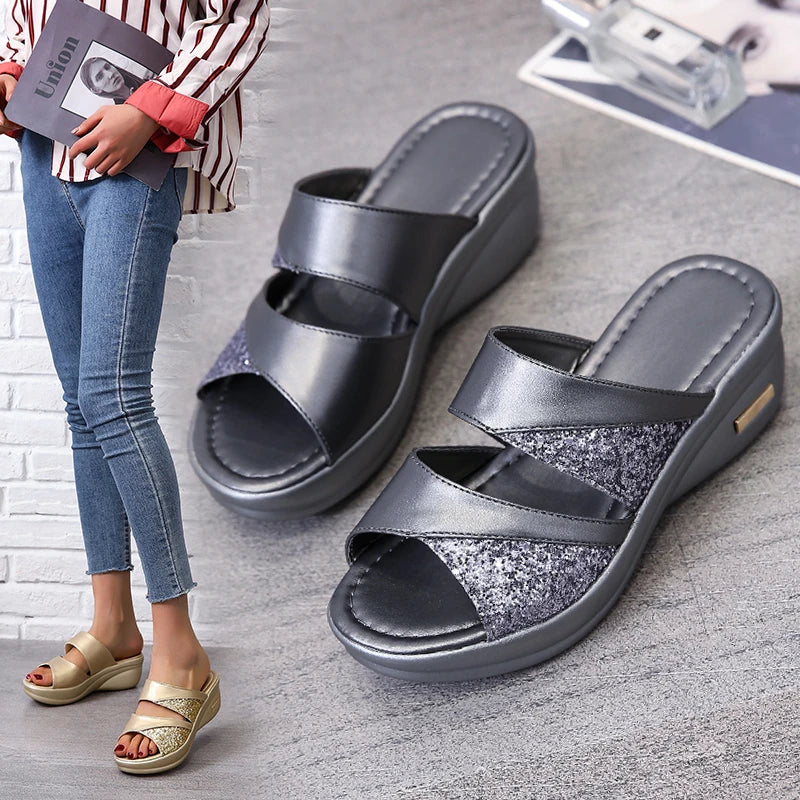 2022 New Women Summer Slippers Ladies Glitter PU Wedges Shoes Female Casual Slingbacks Sandals Comfortable Platform Woman