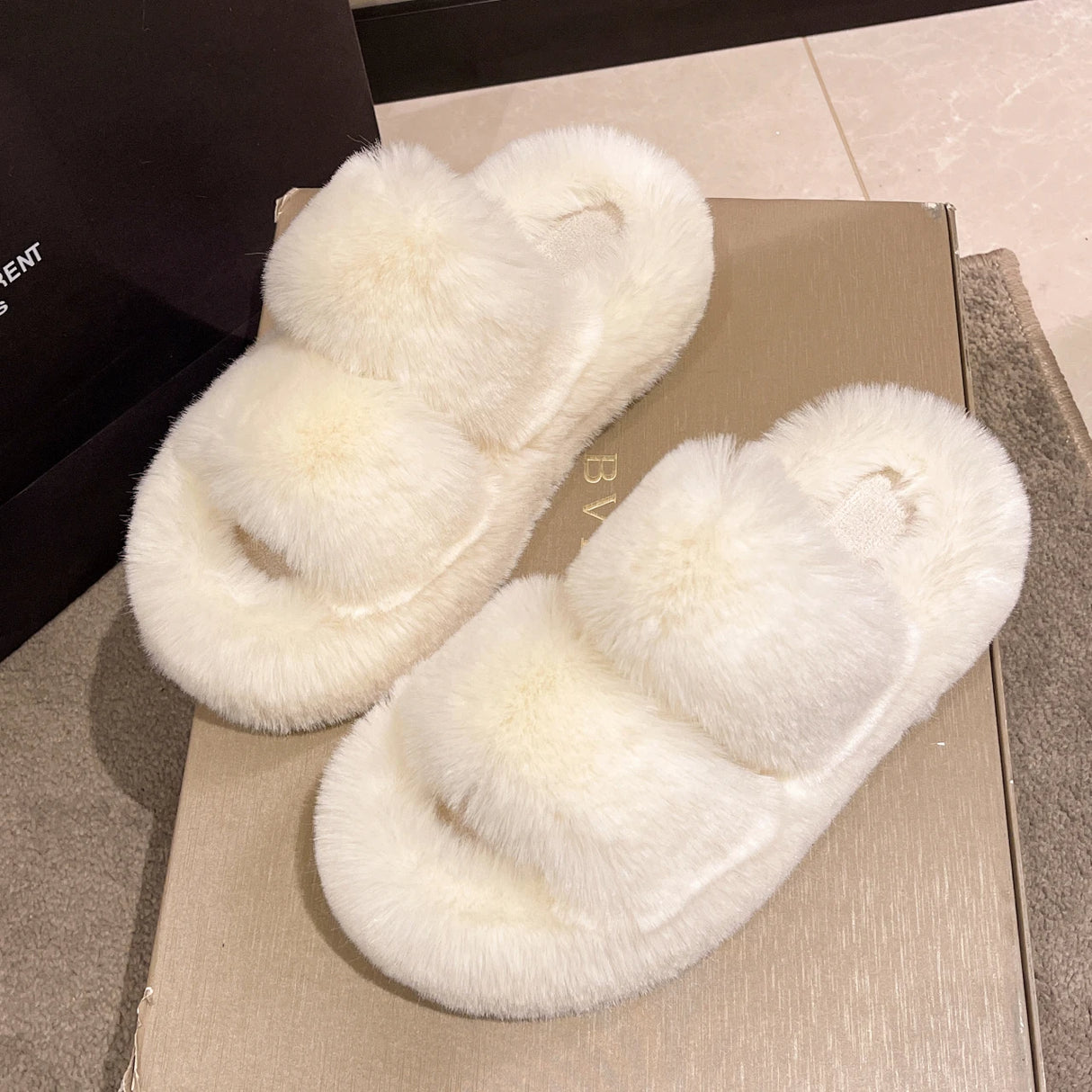 Winter Fluffy Slippers Women 2024 New House Home Fur Slippers For Women Flat Platform Cozy Fuzzy Indoor Shoes Korean Slides